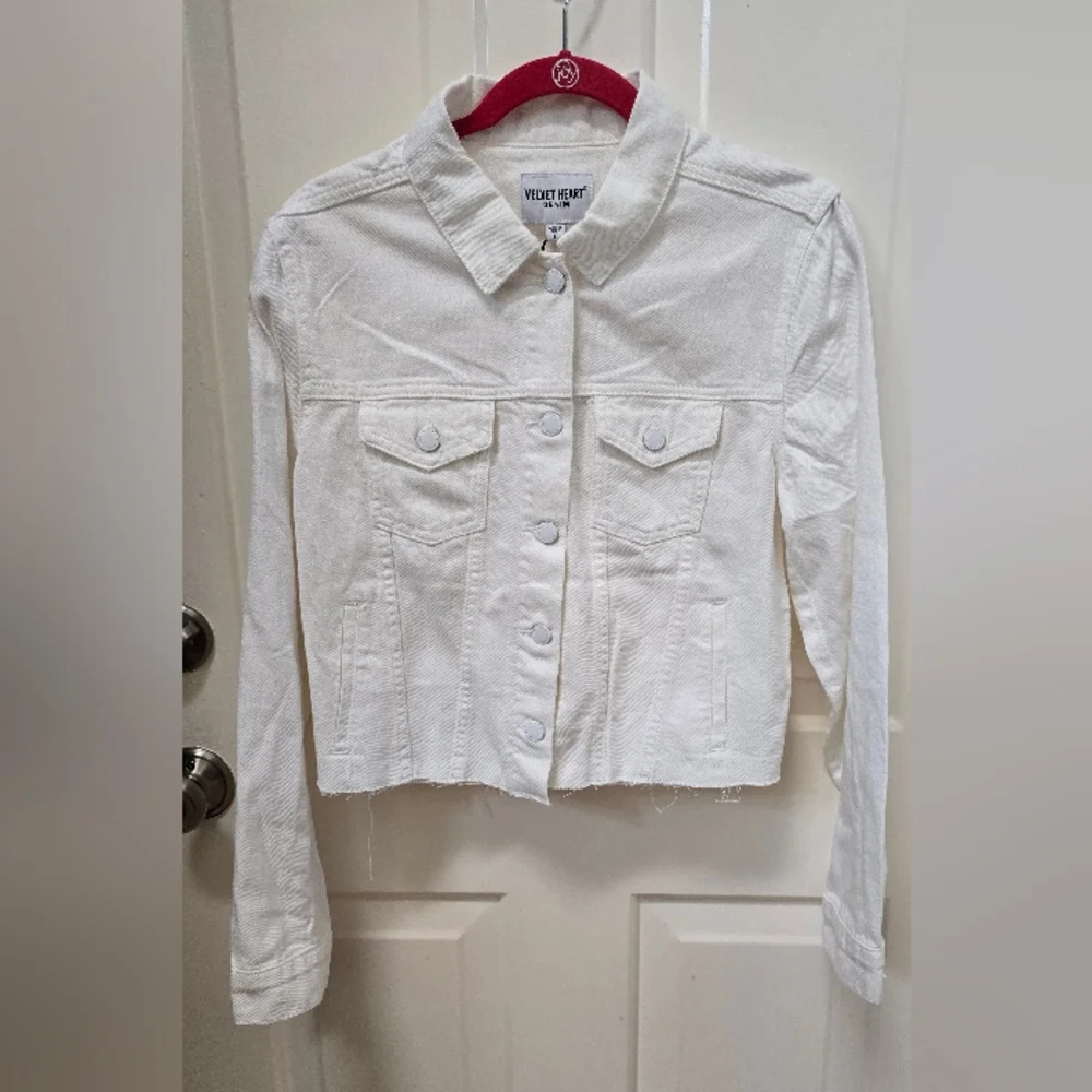 Velvet Heart White Cropped Jean Jacket Size L-NWT - Picture 1 of 16